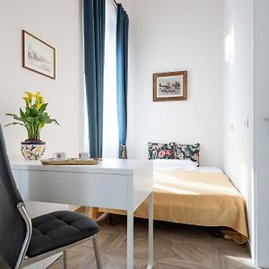 Cadorna Rooms In Florence